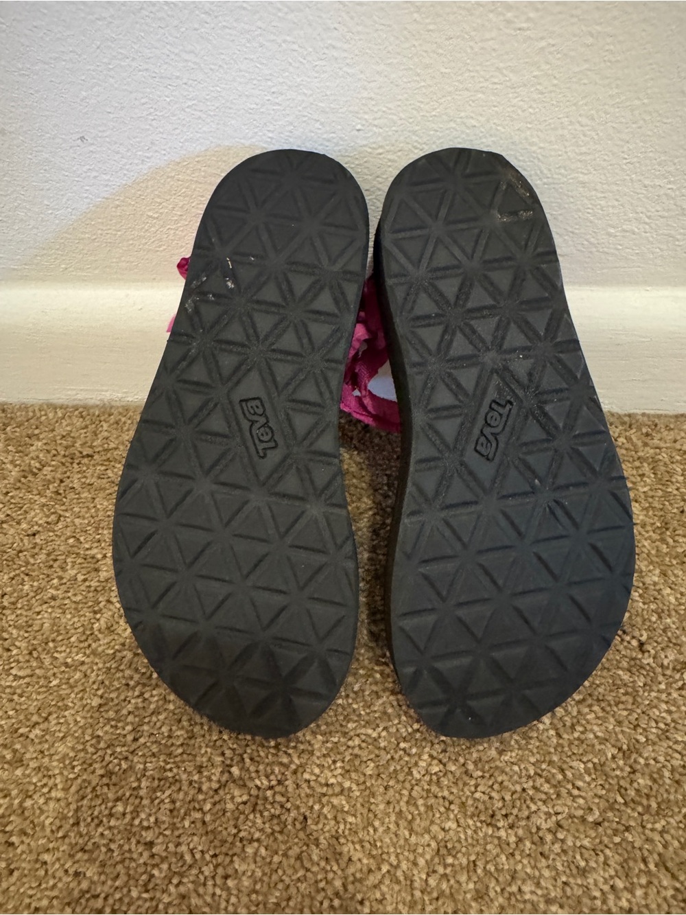 Teva Hot Pink Ruffle Midform Universal - Picture 3 of 3